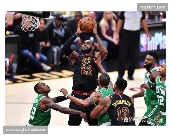 NBA焦点战火热来袭 超级巨星对决引爆全场球迷热情 NBA焦点战火热来袭 超级巨星对决引爆全场球迷热情